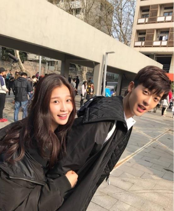 娱乐圈吃瓜裙,揭秘明星们的时尚争议与舆论风波